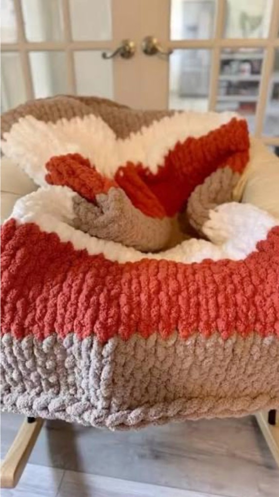 FALL INTO COZY: HAND-KNIT BLANKET WORKSHOP