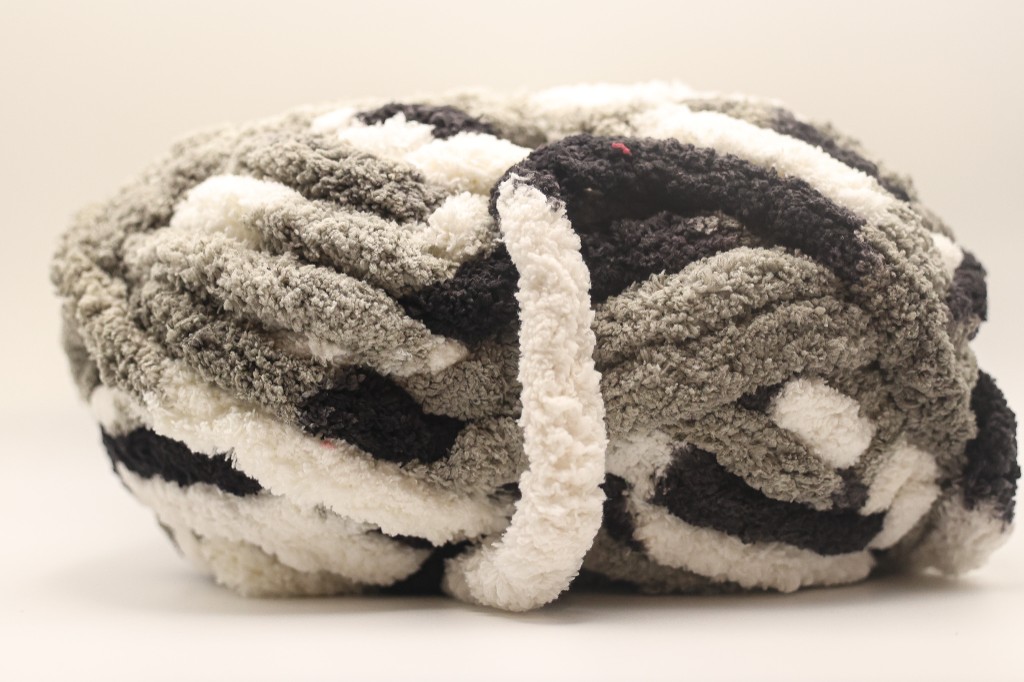 Gray White Black Variegated yarn